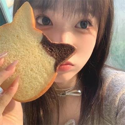三个摩登女性